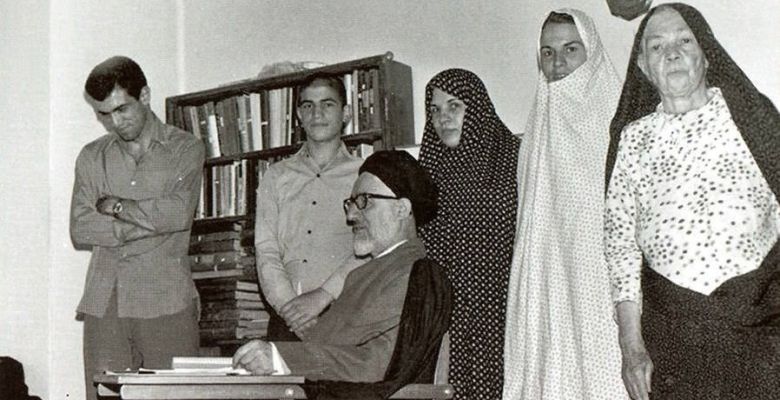 Do Revolutionaries Always Become Critics?
