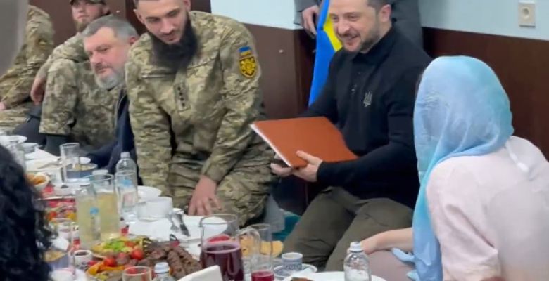 President Zelenskyy attended a state Iftar in Kyiv with Muslim Ukrainian servicemen