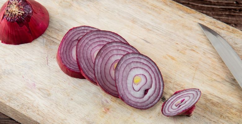 Scientific Study Debunks Onion Myths: Sharpness, Not Temperature, is Key to Tear-Free Chopping