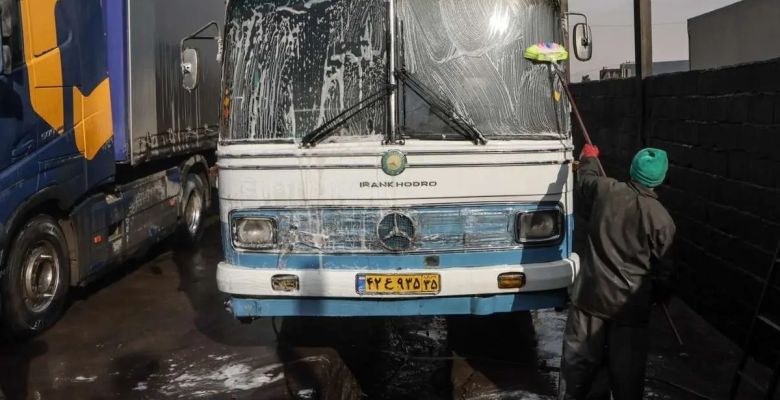 The Art of the Deep Clean: Mastering the Traditional Hand Wash for Lorries, Buses, and Heavy-Duty Fleets